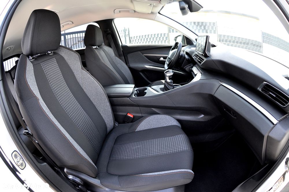 Peugeot 5008 BlueHDi 130 Allure Pack - 21