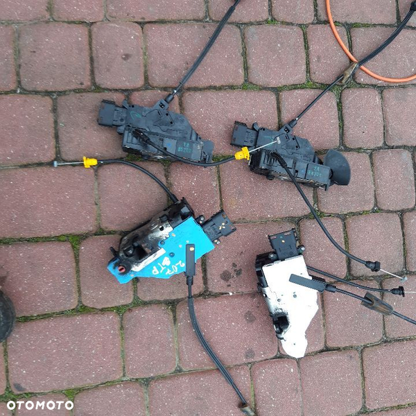 Peugeot 207 zamek drzwi przód prawy 6PIN