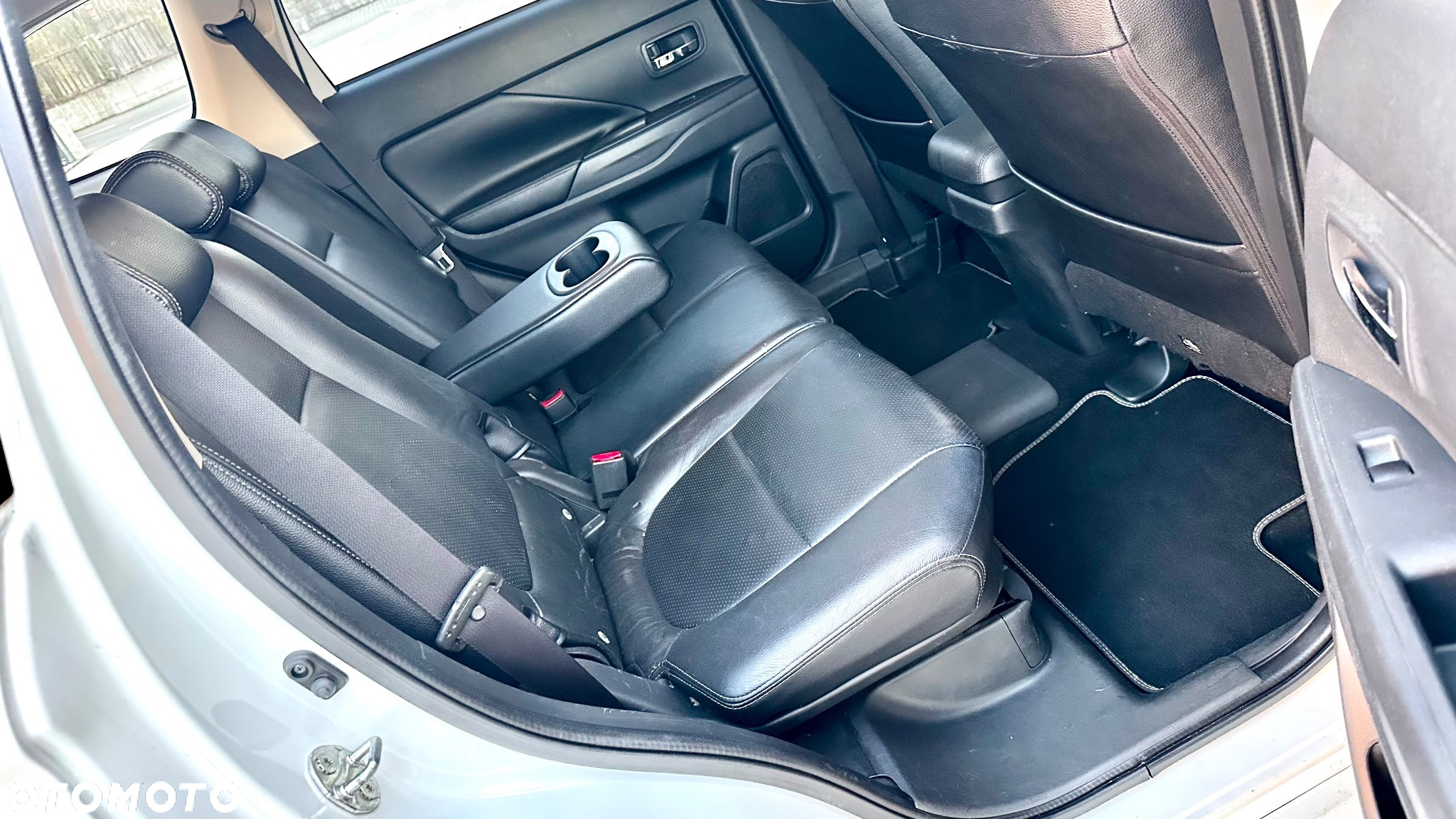 Mitsubishi Outlander 2.0 4WD Plug-In Hybrid Top - 17