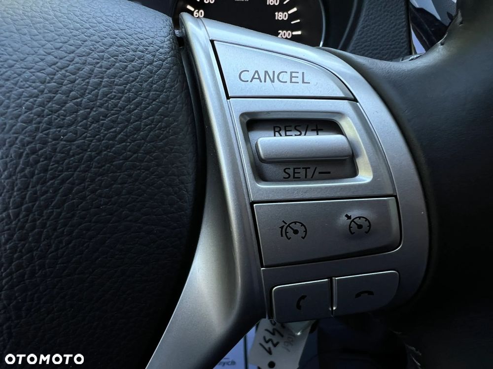 Nissan Qashqai 1.6 DIG-T N-Connecta - 25