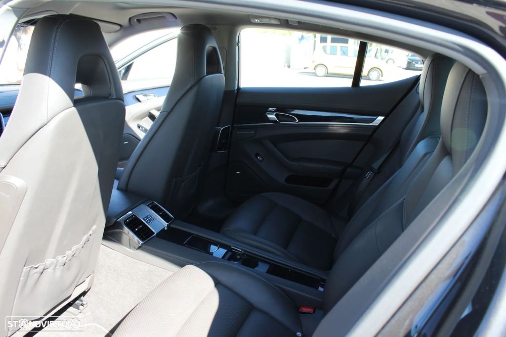 Porsche Panamera 4S PDK - 20