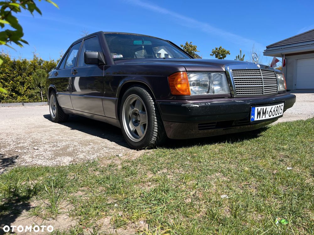 Mercedes-Benz W201 (190) - 4