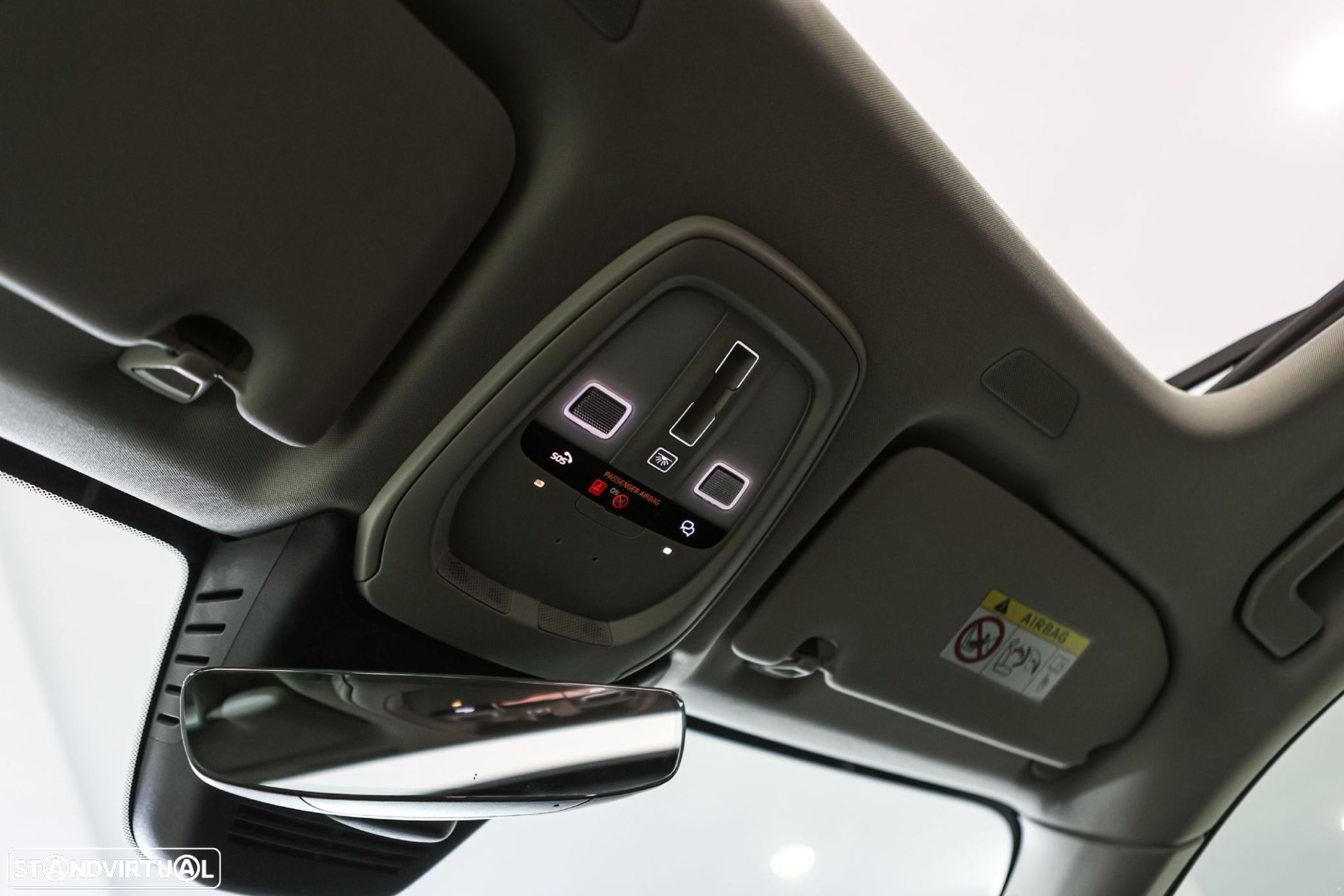 Volvo XC 60 2.0 B4 Plus Dark - 28