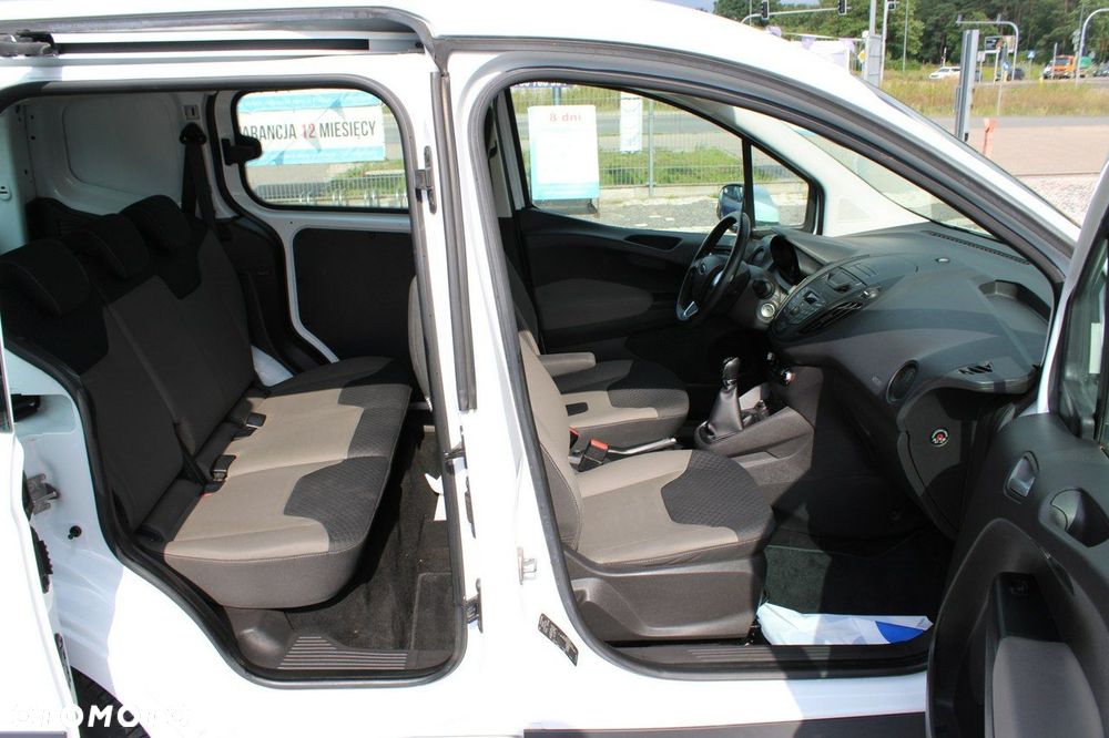 Ford Transit Courier - 22