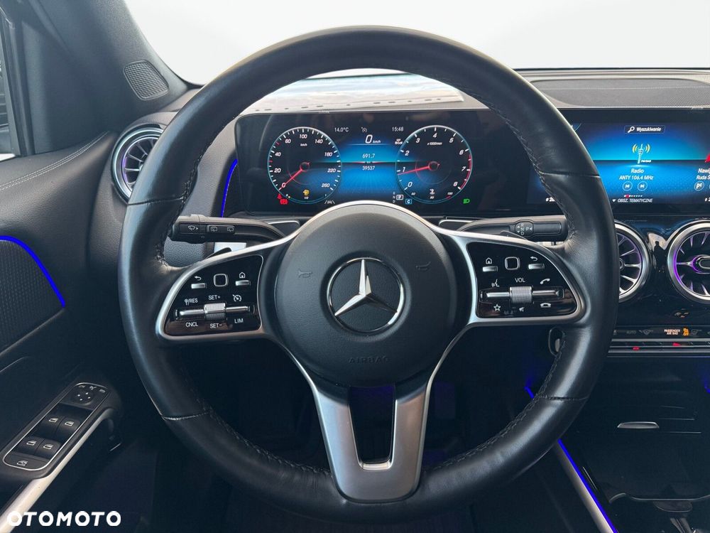 Mercedes-Benz GLB - 14