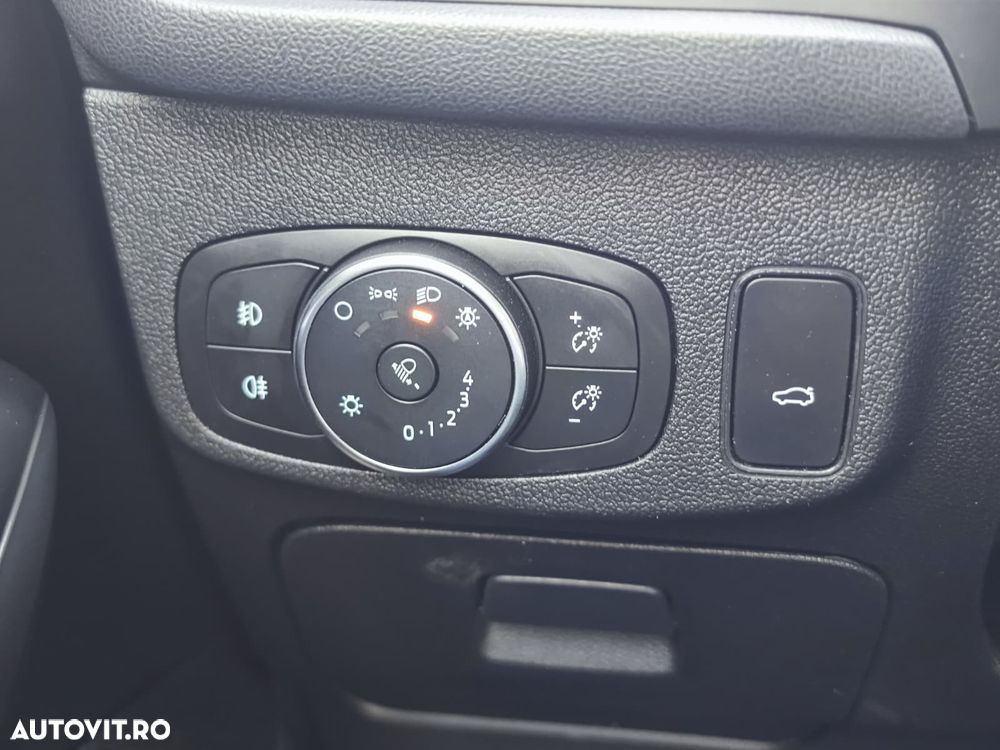 Ford Focus 1.0 EcoBoost Titanium - 27