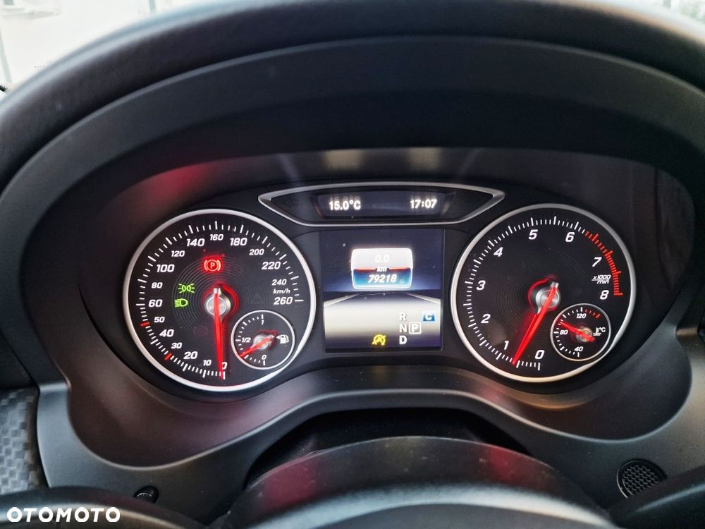 Mercedes-Benz GLA - 13