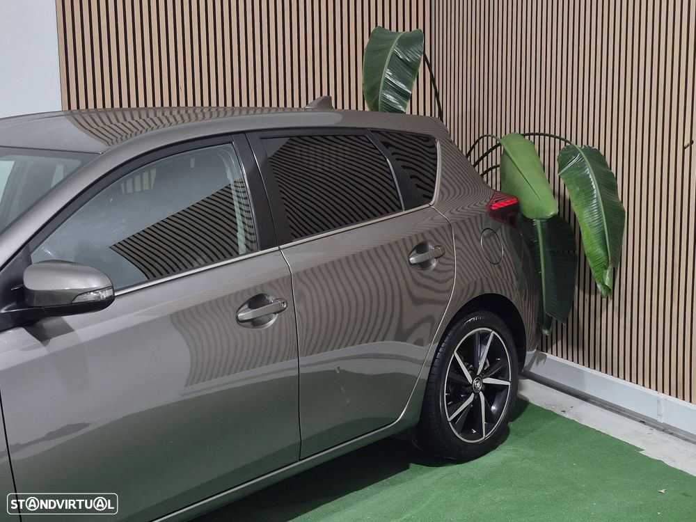 Toyota Auris 1.8 HSD Exclusive - 5
