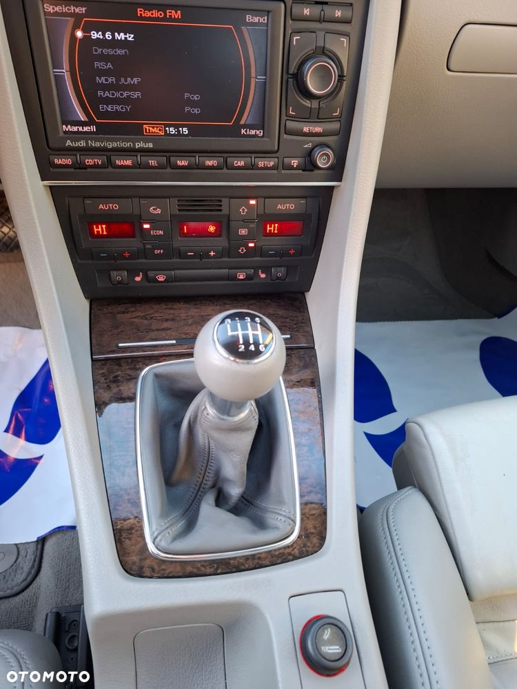 Audi A4 Limousine 2.0 T FSI quattro - 22