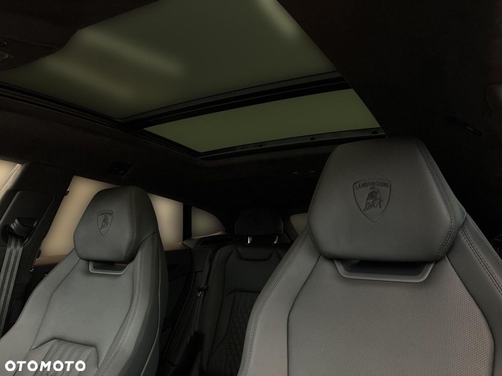 Lamborghini Urus - 17