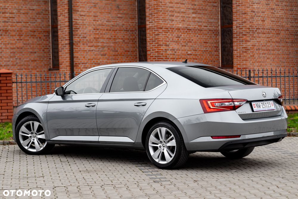 Skoda Superb 2.0 TDI DSG Ambition - 14