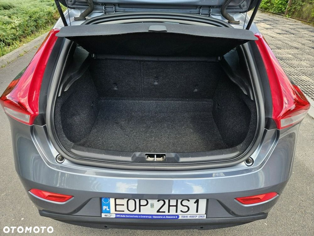 Volvo V40 D2 Momentum - 22