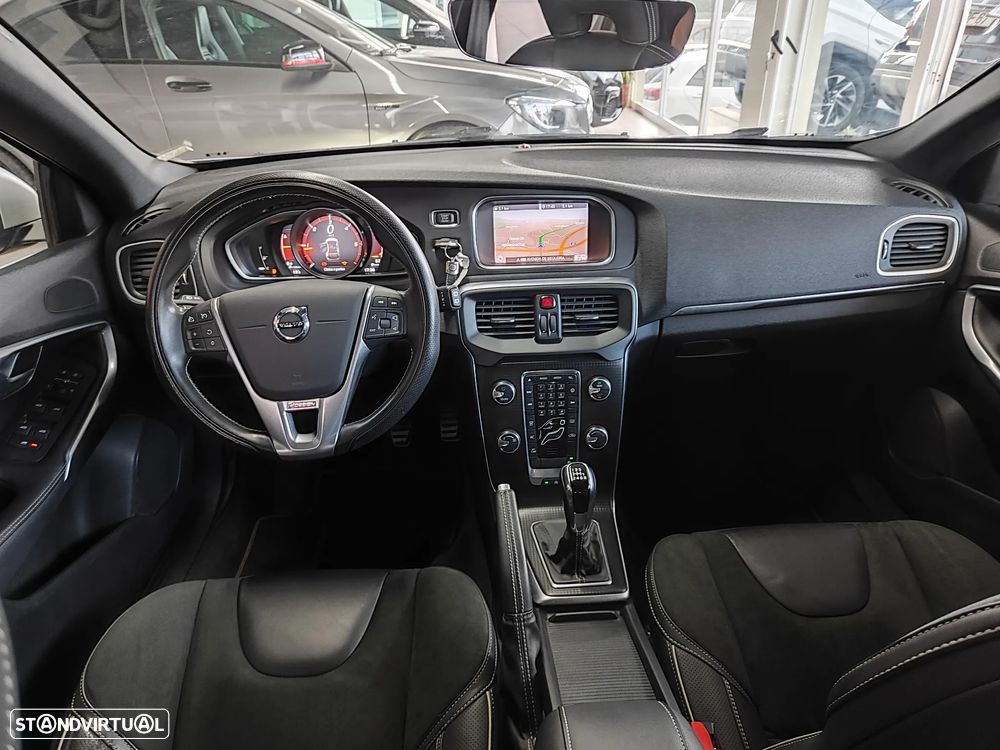 Volvo V40 2.0 D3 R-Design - 38