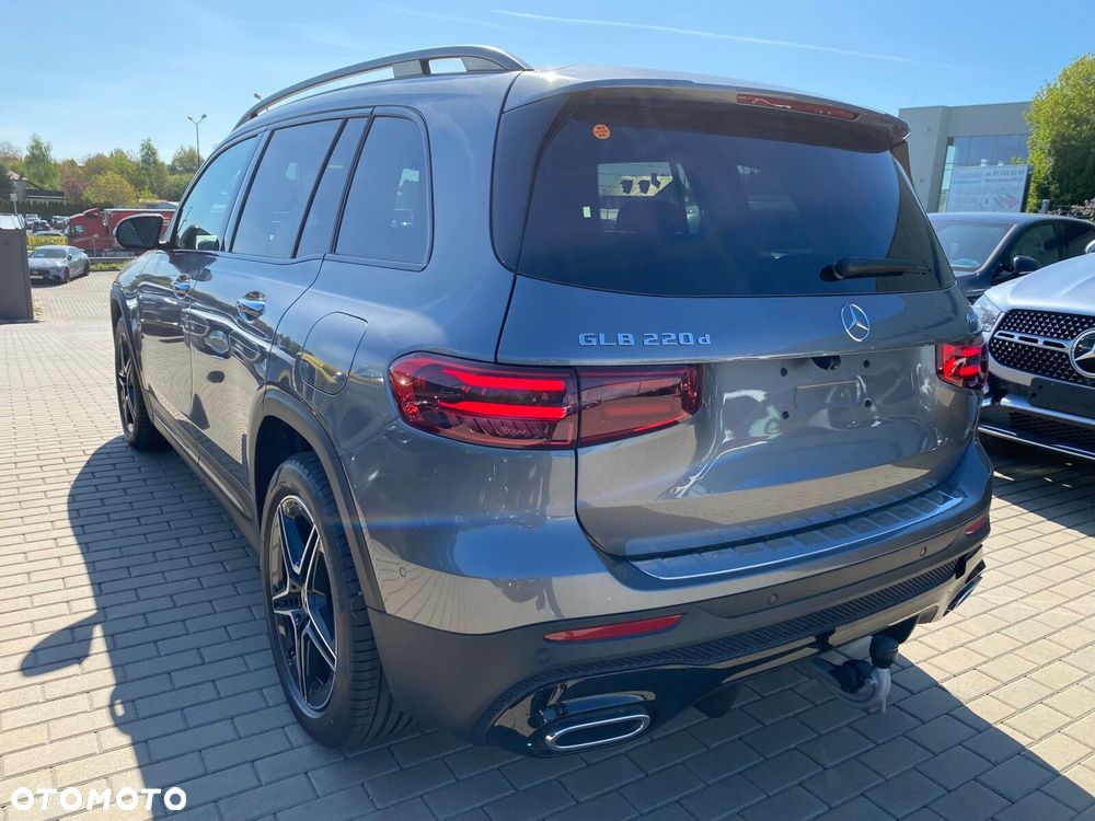Mercedes-Benz GLB - 2