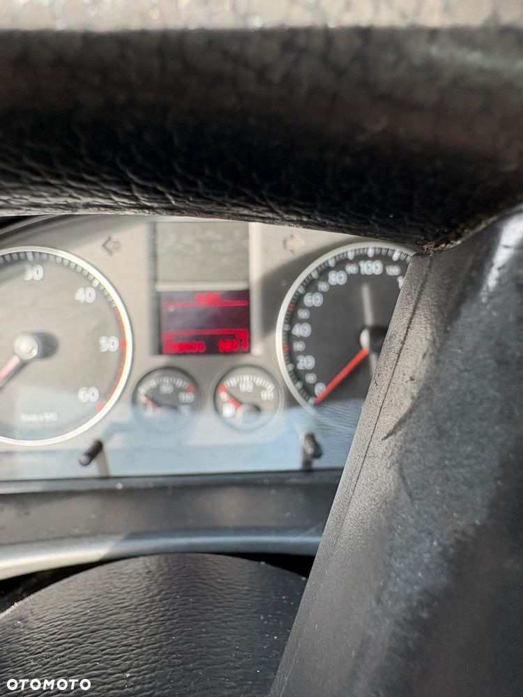 Volkswagen Touran ver-1-9-tdi-dpf-conceptline - 8