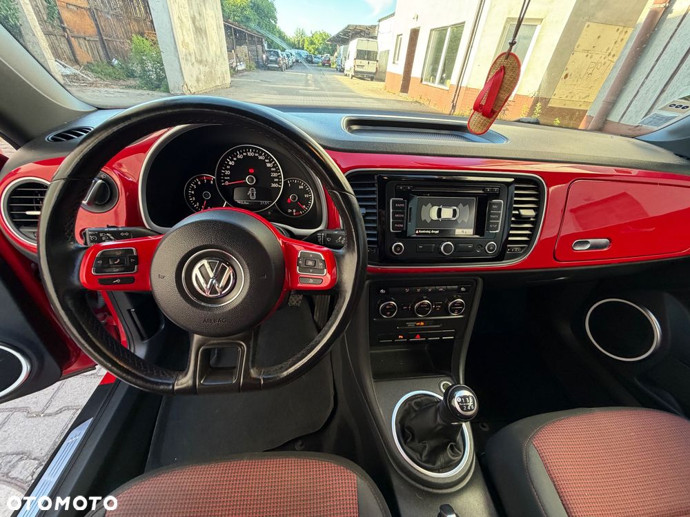 Volkswagen New Beetle - 8