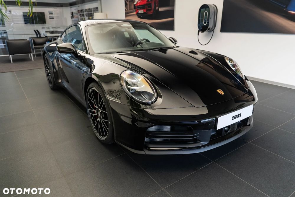 Porsche 911 Carrera 4S - 7