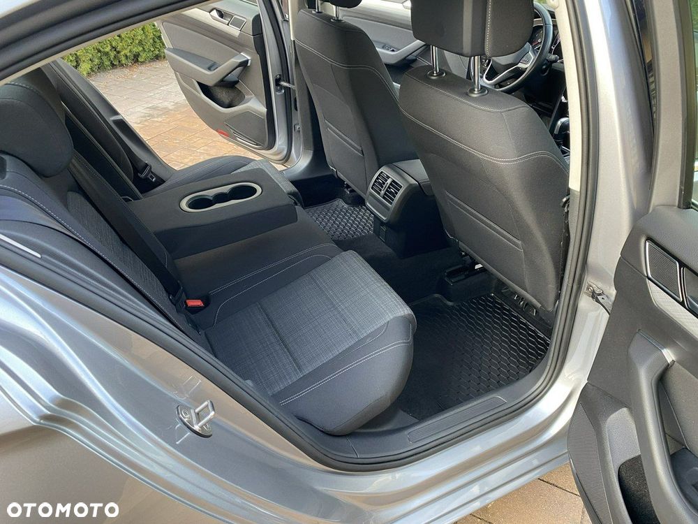 Volkswagen Passat 2.0 TSI Business DSG - 34