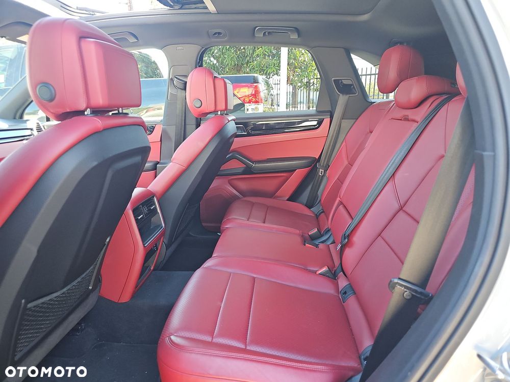 Porsche Cayenne Tiptronic S - 11