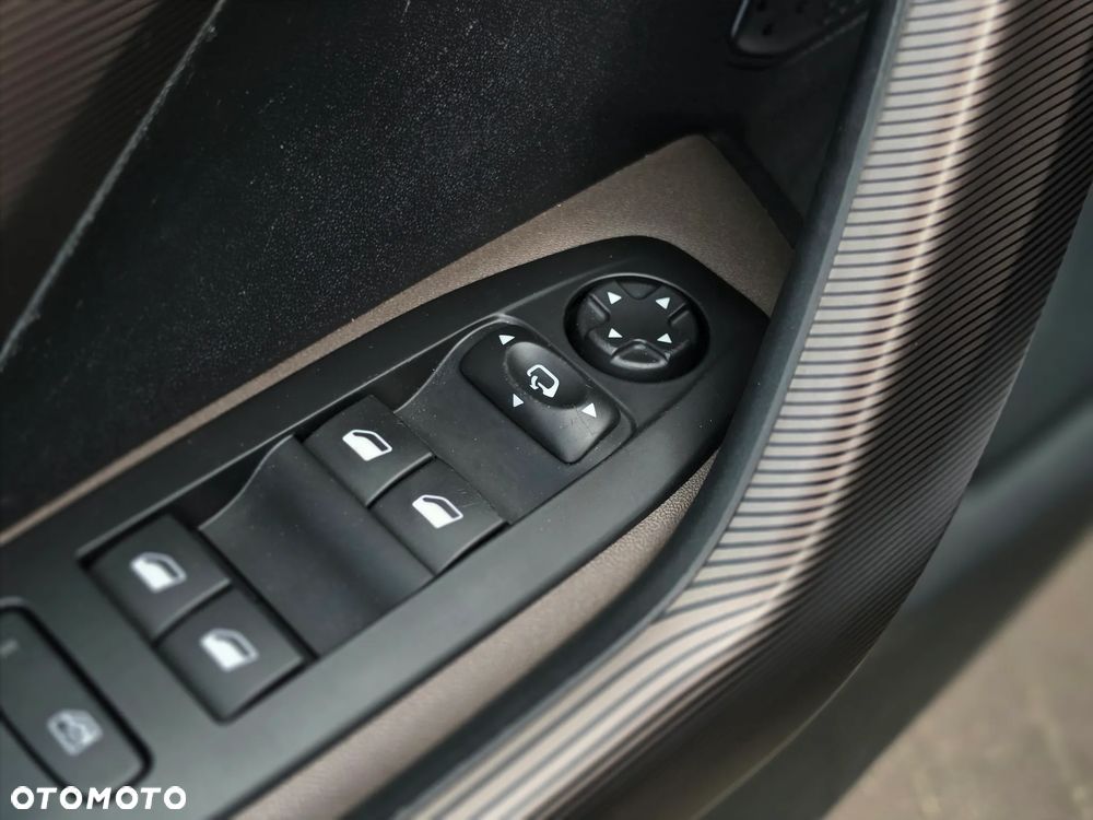 Peugeot 2008 - 15