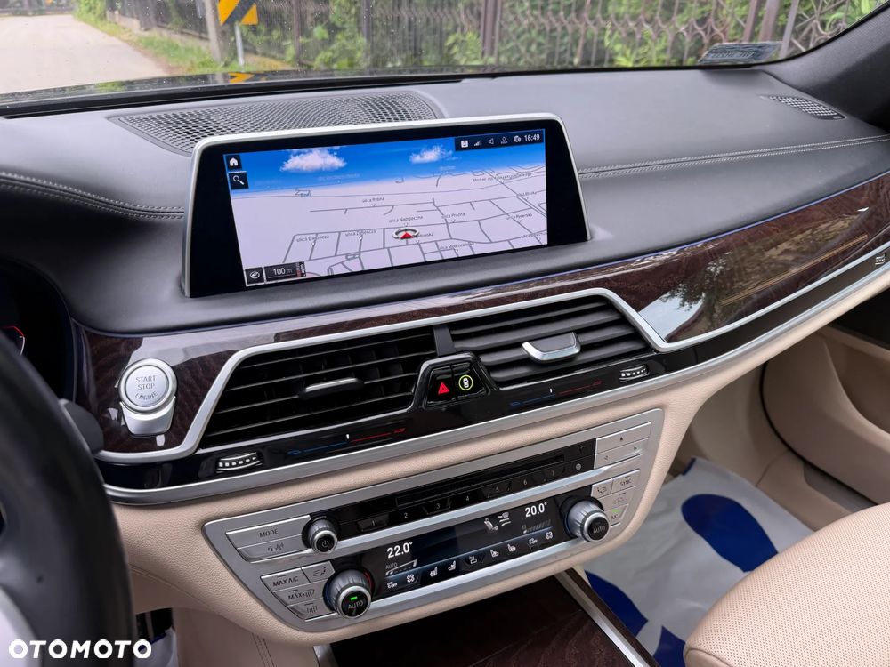 BMW Seria 7 740d xDrive mHEV sport - 13