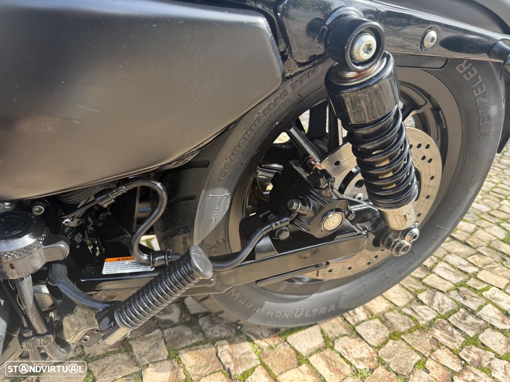 Harley-Davidson 883 Iron - 15