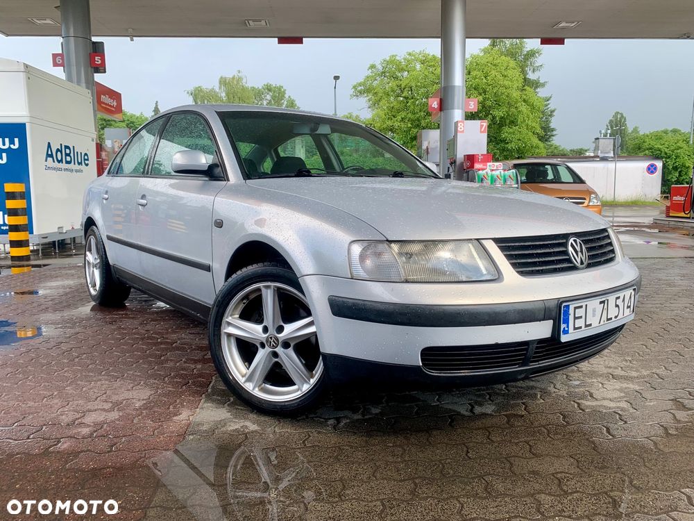 Volkswagen Passat 1.8 Highline - 1