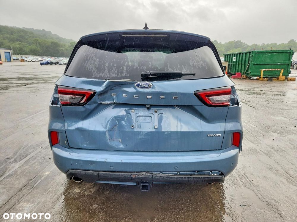 Ford Escape 2.0 EcoBoost AWD Titanium - 11