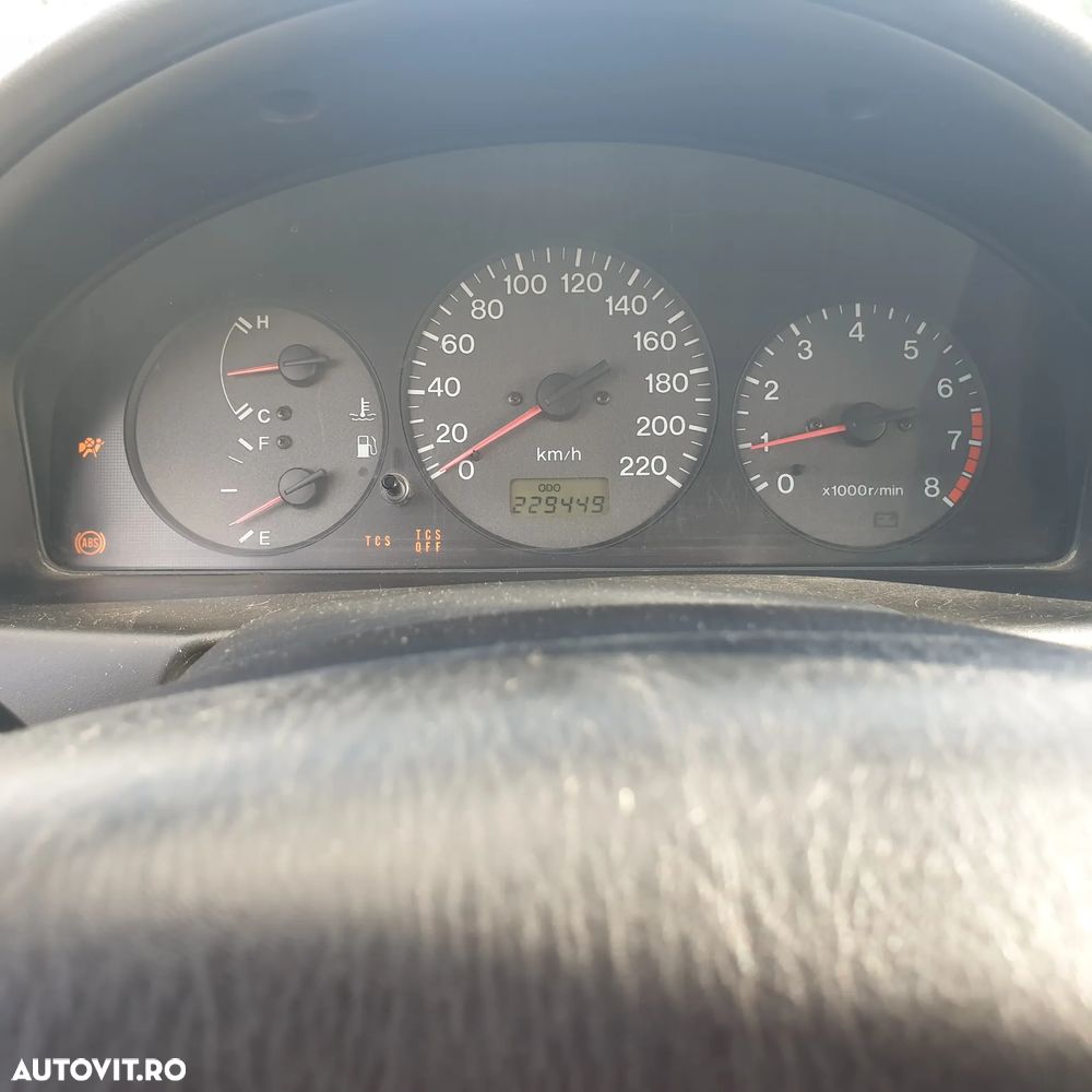 Mazda 323 - 8