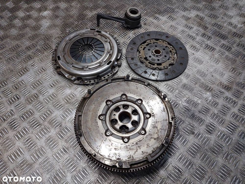 KOŁO DWUMASOWE + TARCZA + DOCISK + ŁOŻYSKO TOURAN I 2.0 TDI 03G141025H - 1