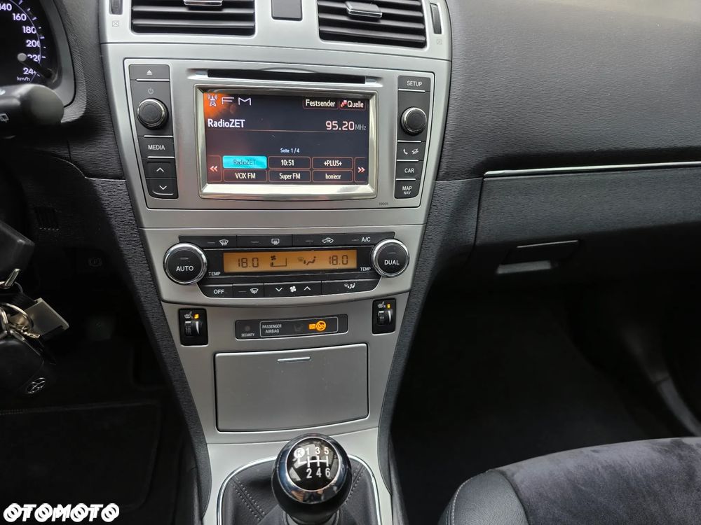 Toyota Avensis 1.8 Premium - 34