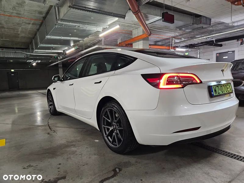 Tesla Model 3 - 6