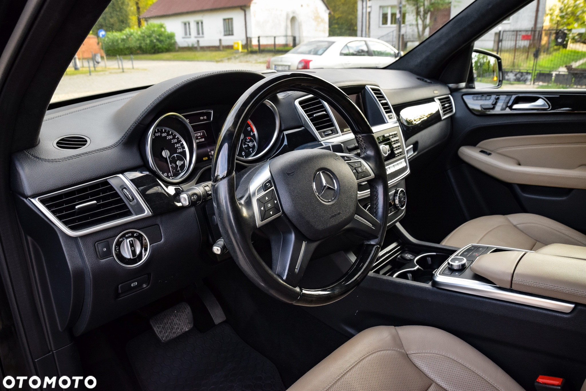 Mercedes-Benz ML 350 BlueTec 4-Matic - 21