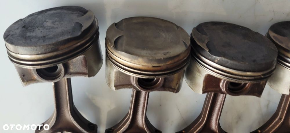 TŁOK KORBOWÓD BMW E39 M52B28 2.8 BENZYNA (1744) - 3