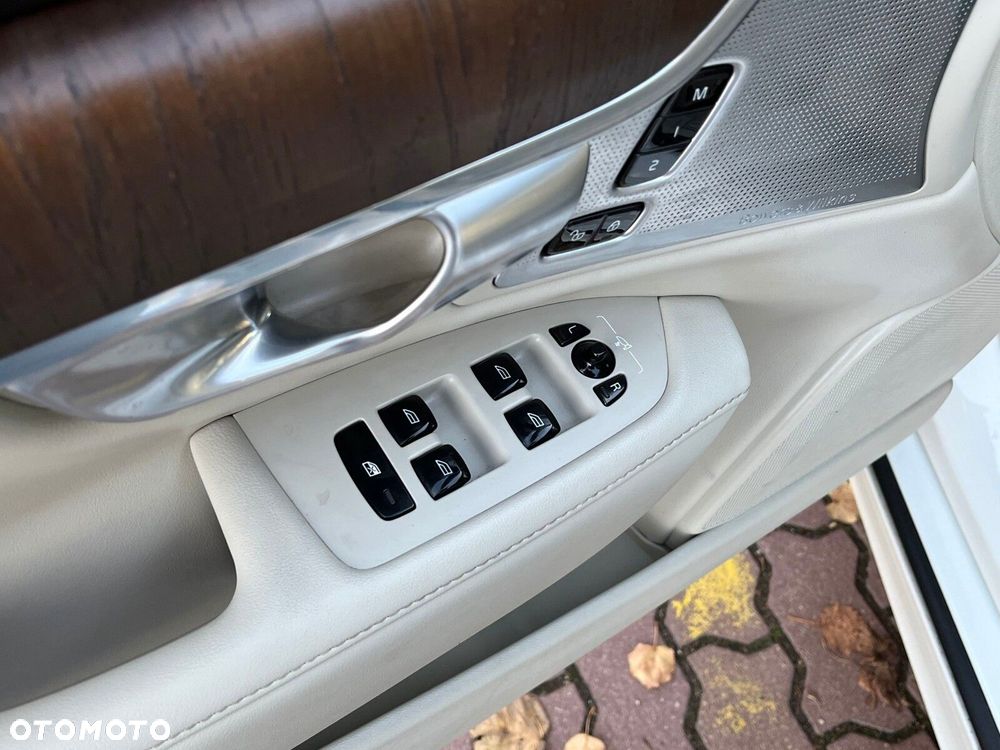 Volvo S90 B5 D AWD Inscription - 32