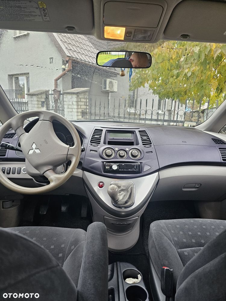 Mitsubishi Grandis - 5