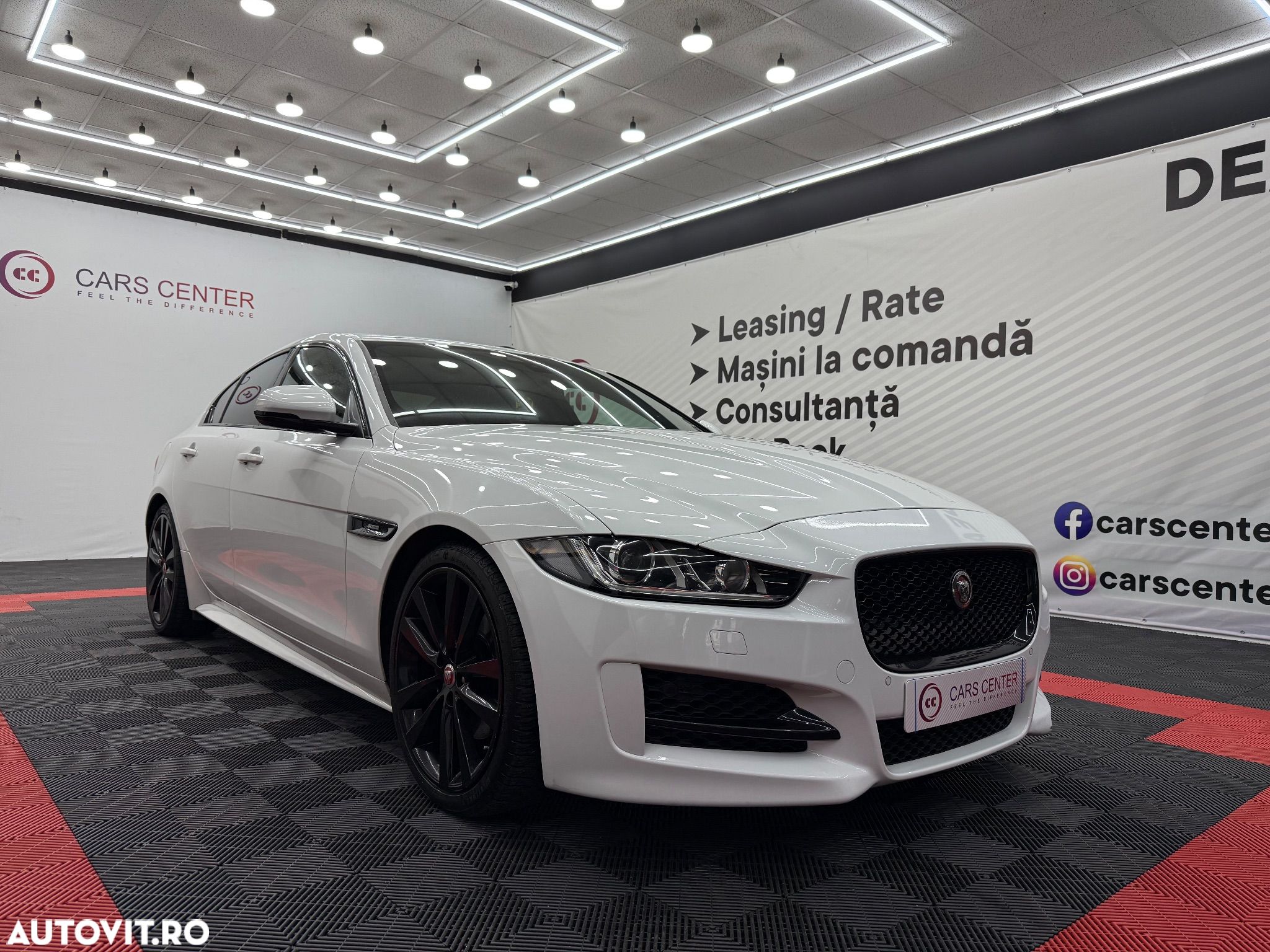 Jaguar XE 2.0 R-Sport - 1