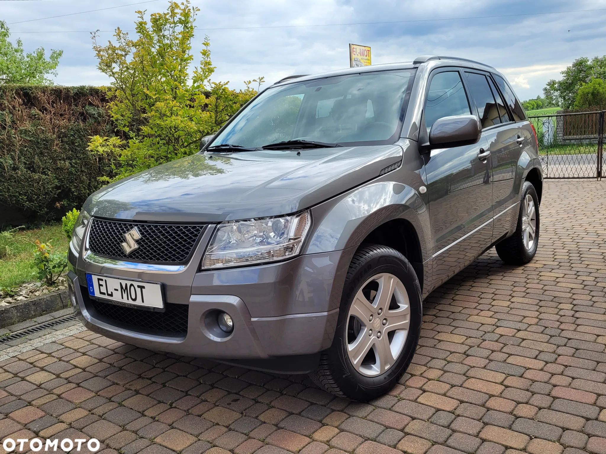 Suzuki Grand Vitara 2.0 Comfort + - 1