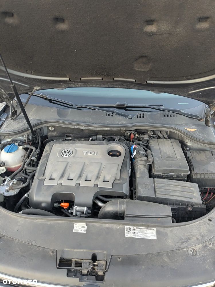 Volkswagen Passat Variant 2.0 TDI DSG BlueMotion Technology Comfortline - 11