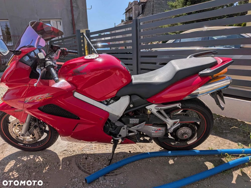 Honda VFR - 4
