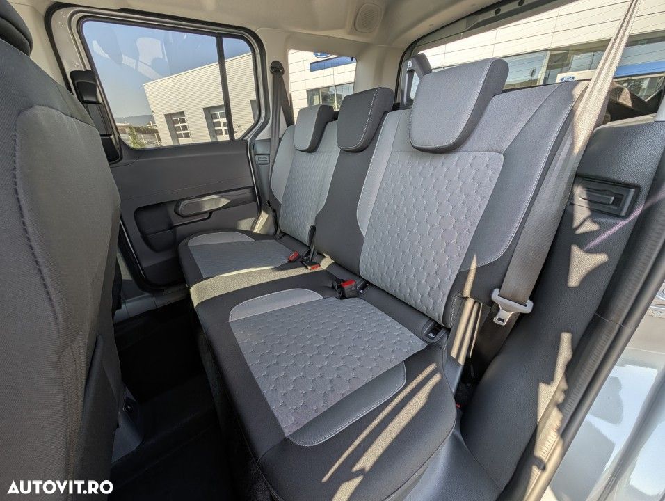 Ford Tourneo Courier - 17
