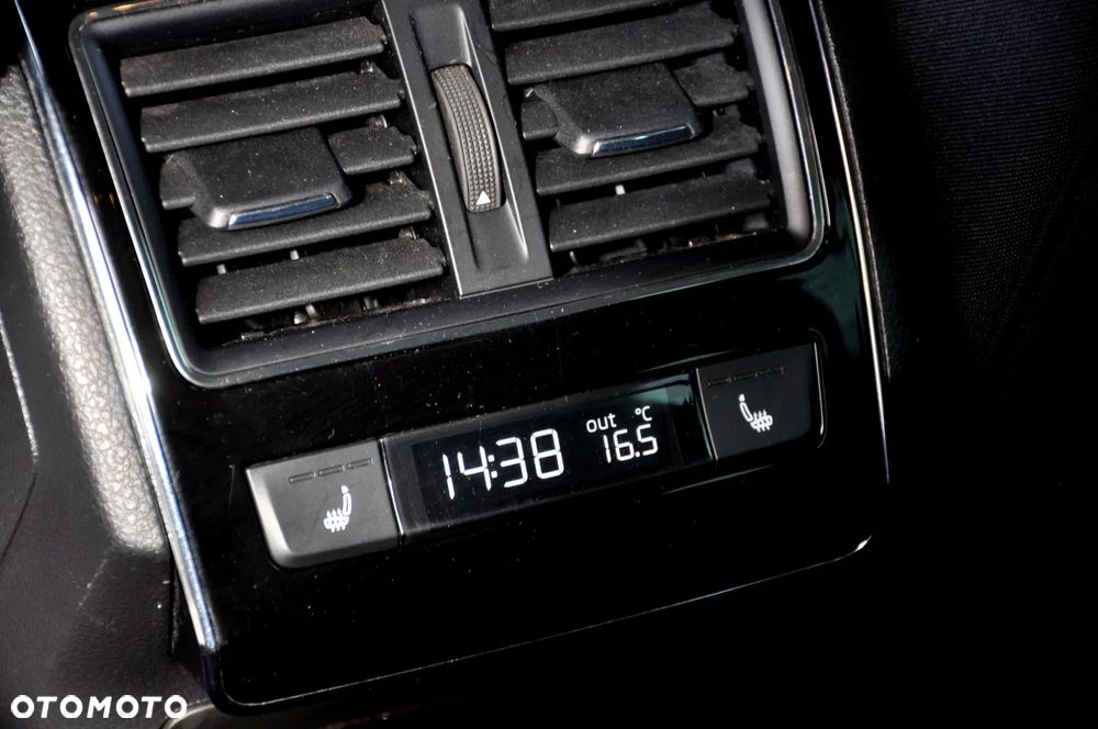 Skoda Superb 2.0 TDI DSG Premium Edition - 29