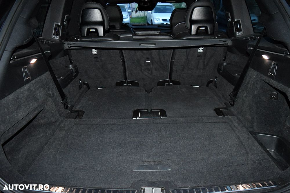 Volvo XC 90 B5 D AWD Ultimate Dark - 27