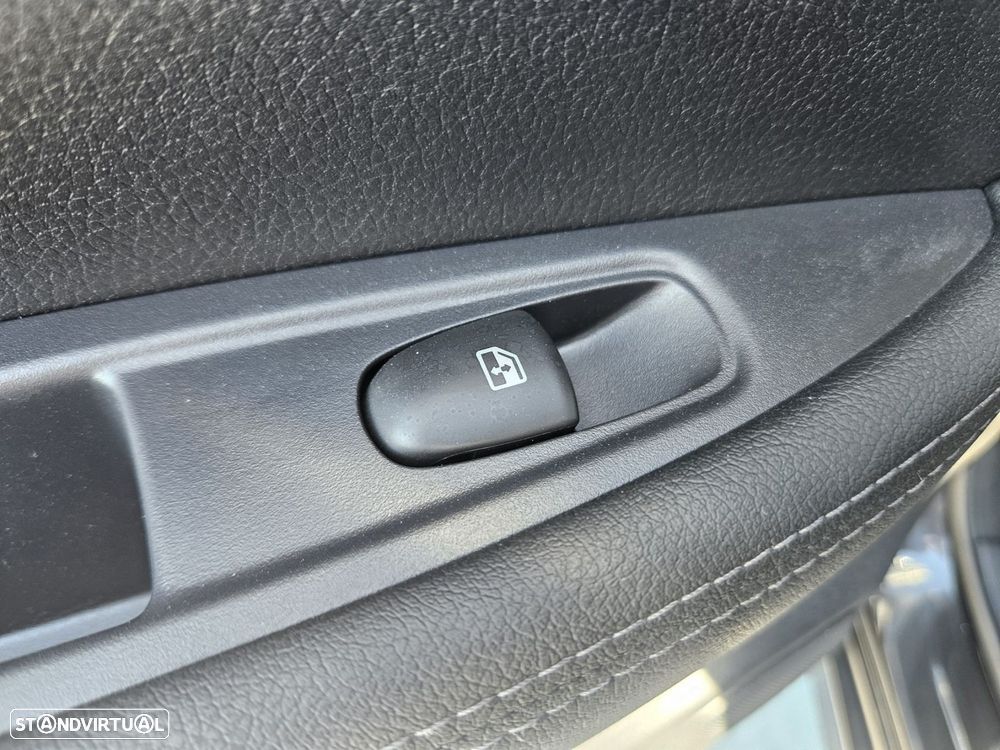Nissan Qashqai 1.3 DIG-T N-Connecta LED+SKY - 46