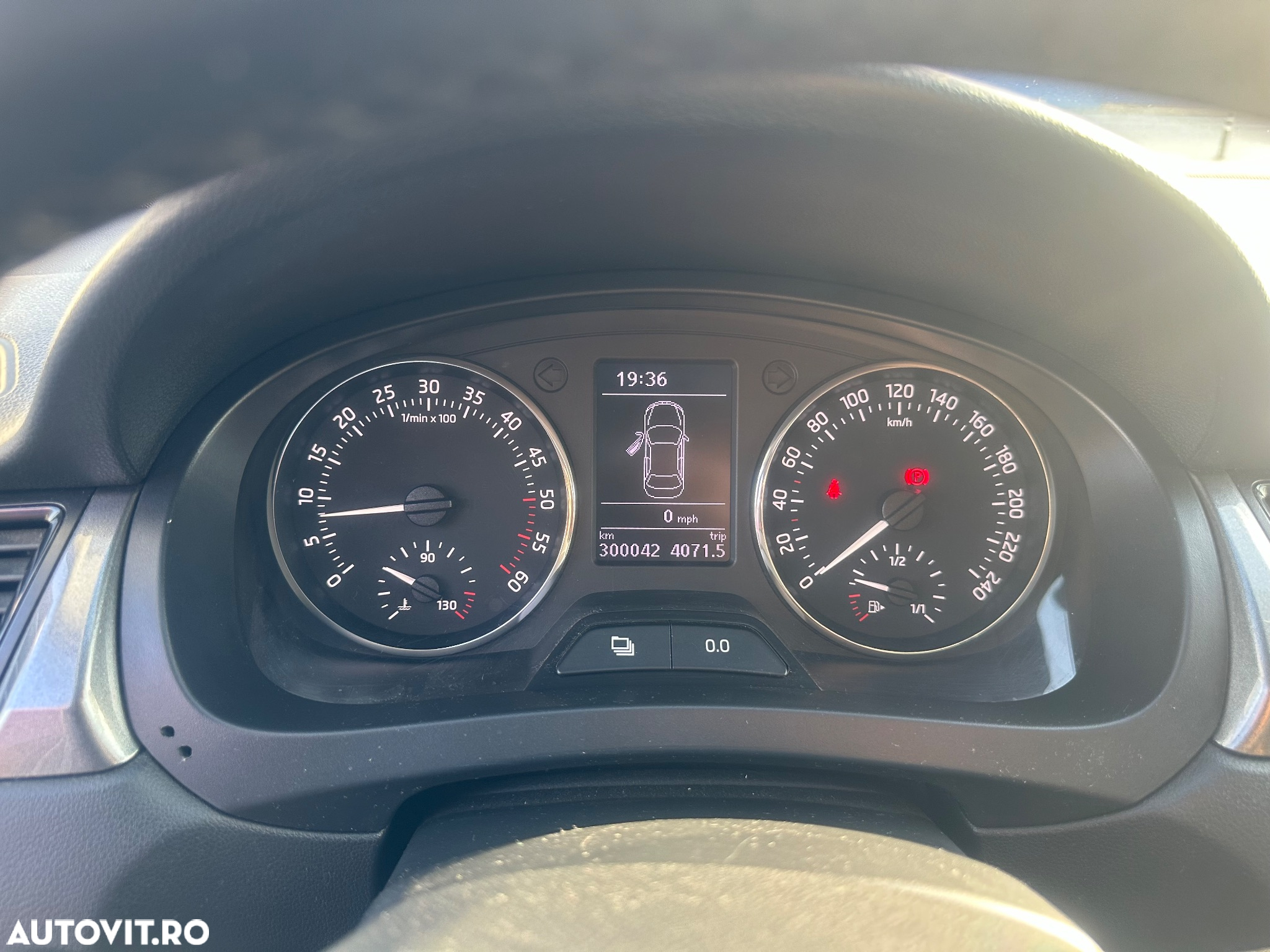 Skoda RAPID 1.6 TDI Active - 10