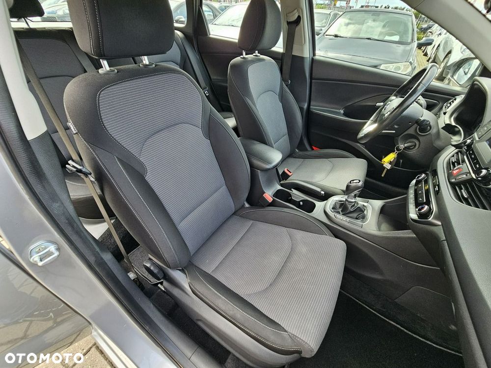 Hyundai i30 1.5 DPI Modern - 12