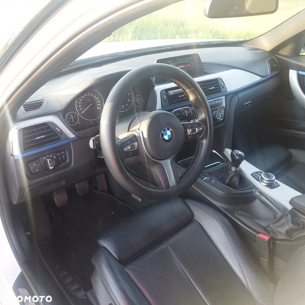 BMW Seria 3 320d M Sport - 5
