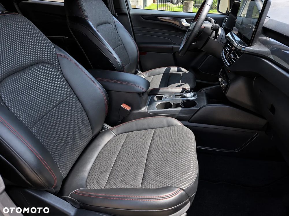 Ford Escape 2.0 EcoBoost AWD Titanium - 23