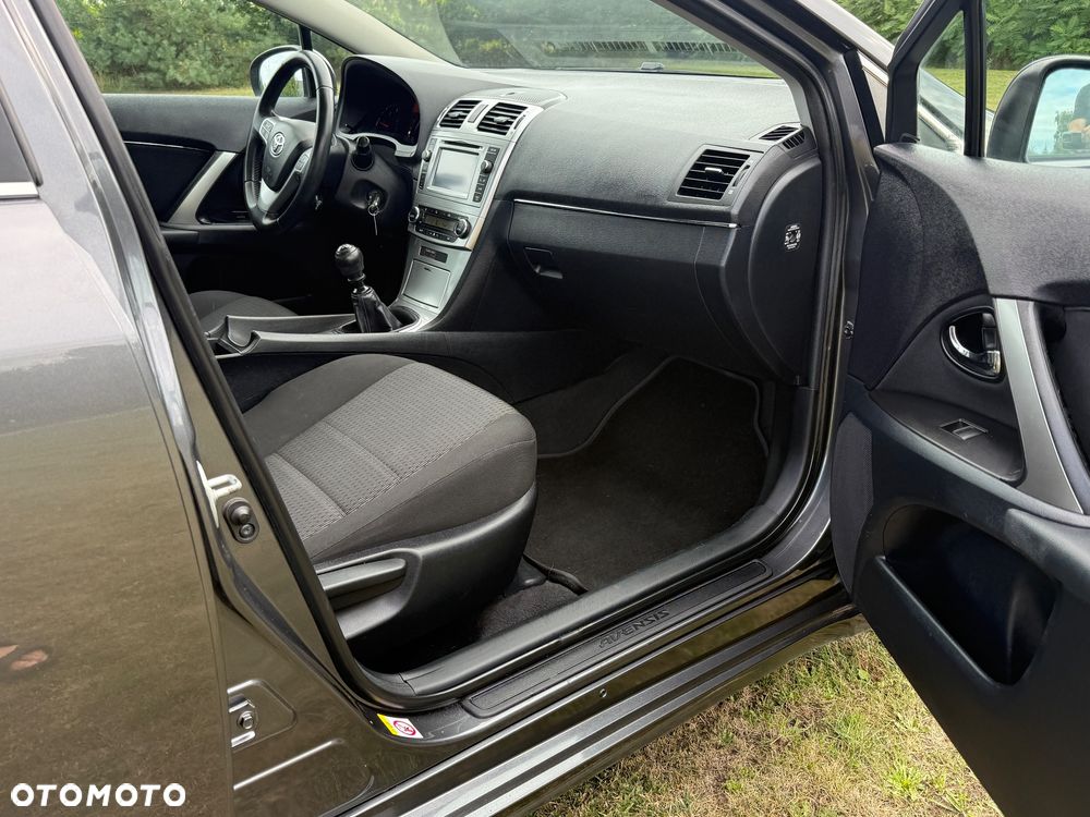 Toyota Avensis 2.0 D-4D Active - 20