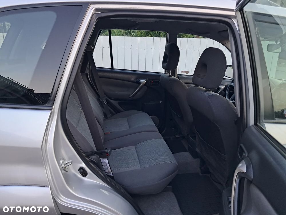 Toyota RAV4 2.0 VVT-i 4x4 - 21